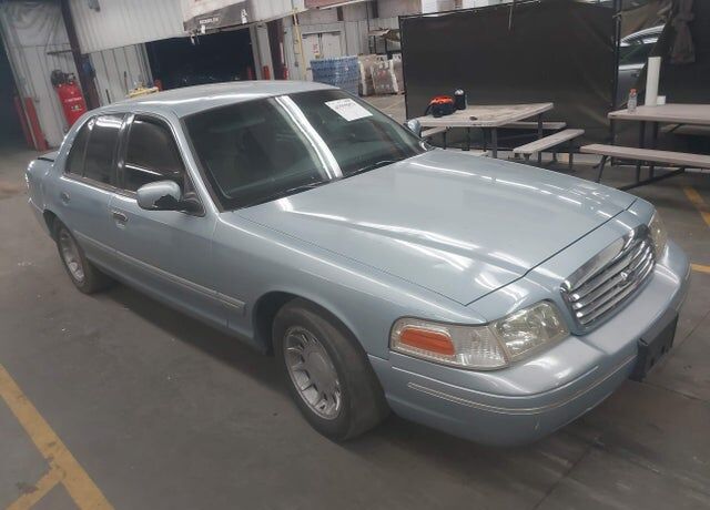 2002 FORD Crown Victoria