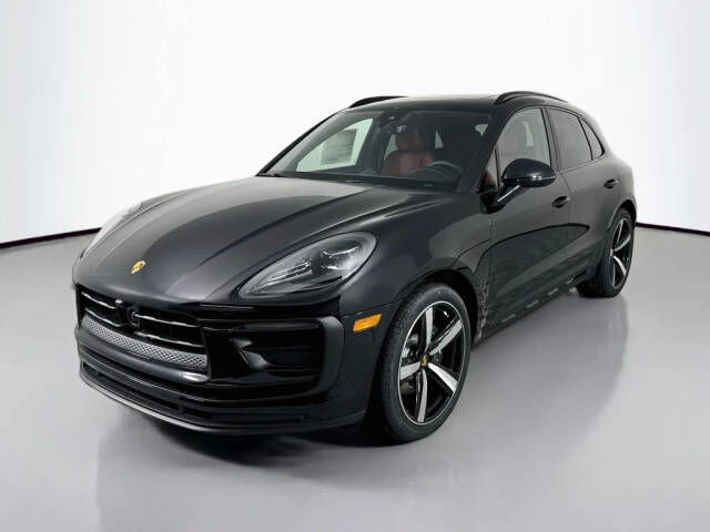 2026 PORSCHE Macan