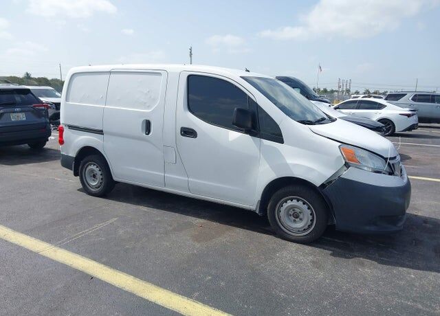 2017 NISSAN NV200