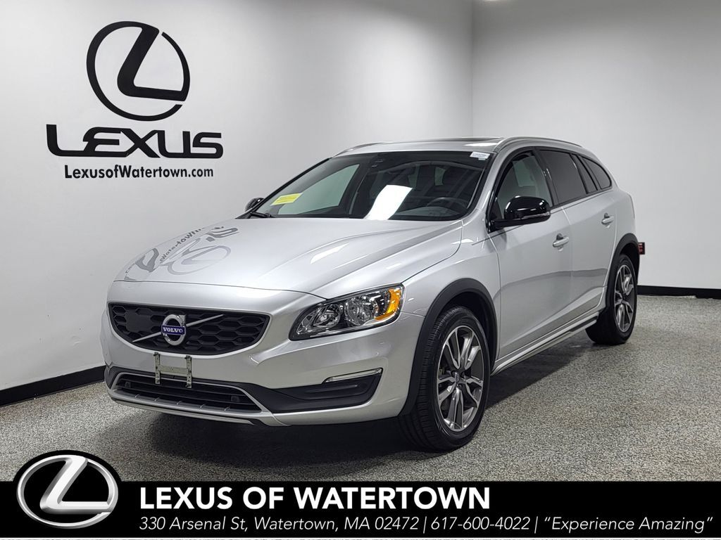 2018 VOLVO V60