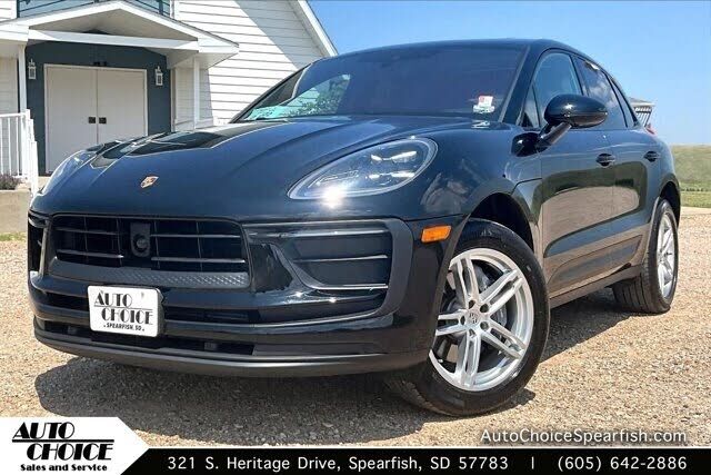 2024 PORSCHE Macan