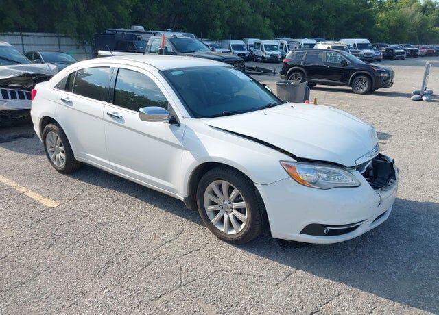 2014 CHRYSLER 200