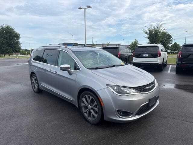 2017 CHRYSLER Pacifica