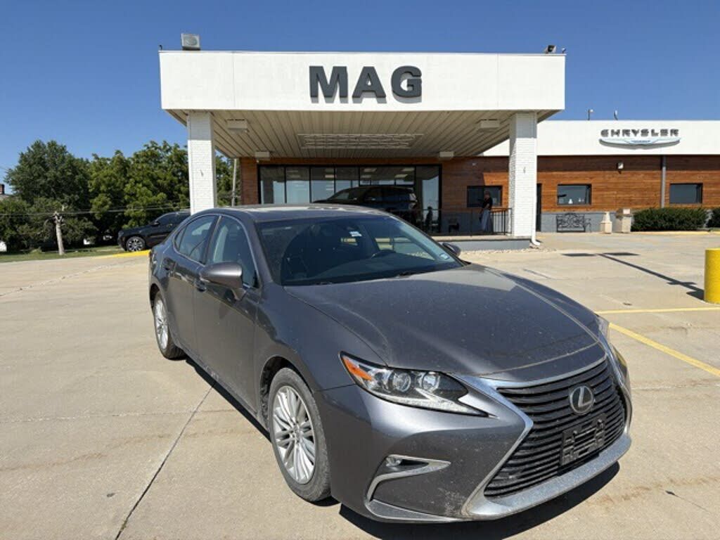 2017 LEXUS ES