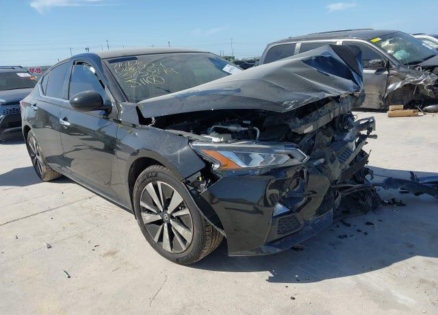 2022 NISSAN Altima