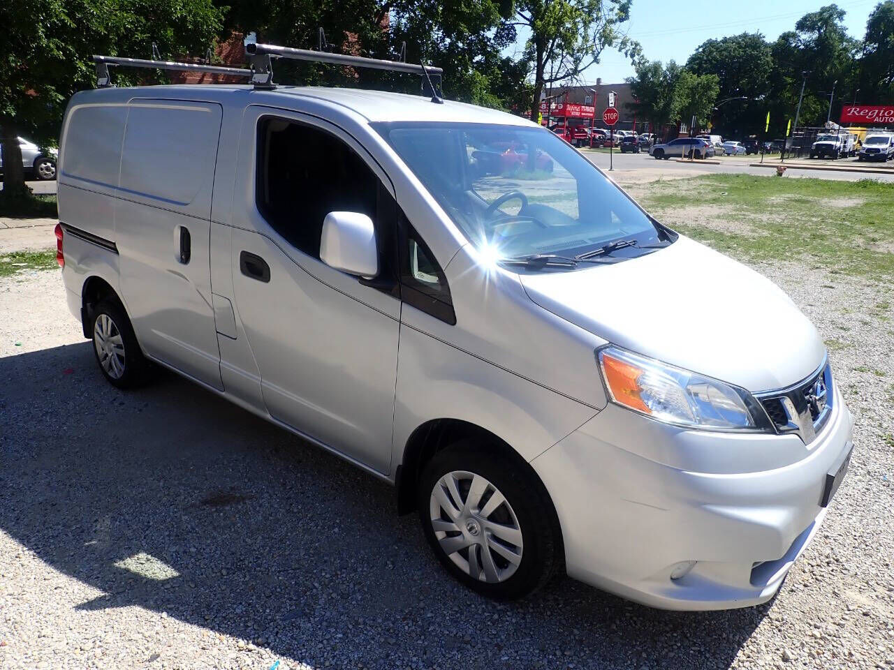 2017 NISSAN NV200