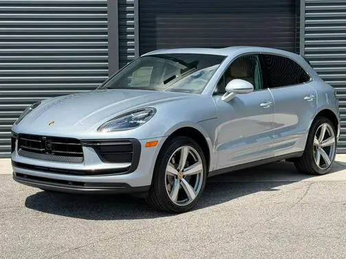 2026 PORSCHE Macan