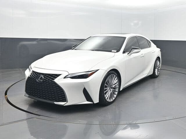 2022 LEXUS IS