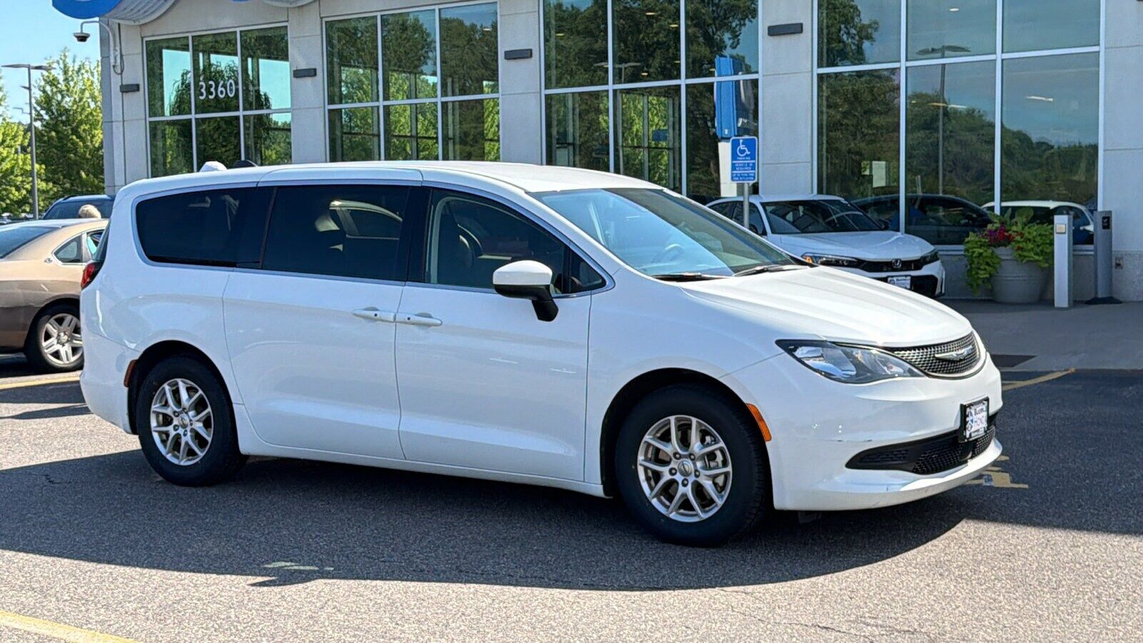 2023 CHRYSLER Voyager
