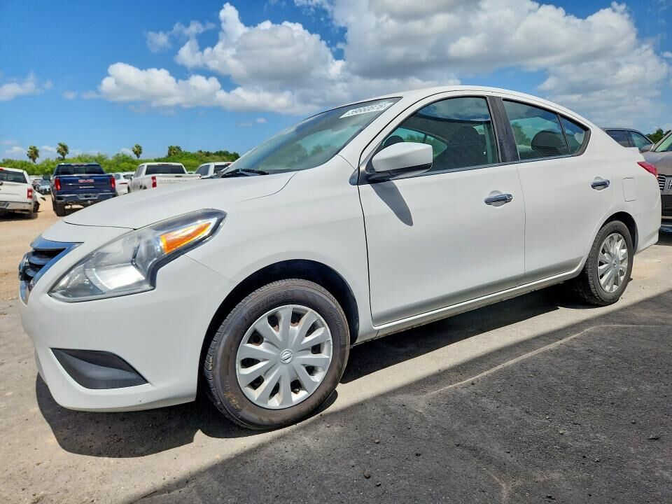 2017 NISSAN Versa