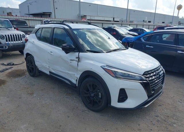 2024 NISSAN Kicks