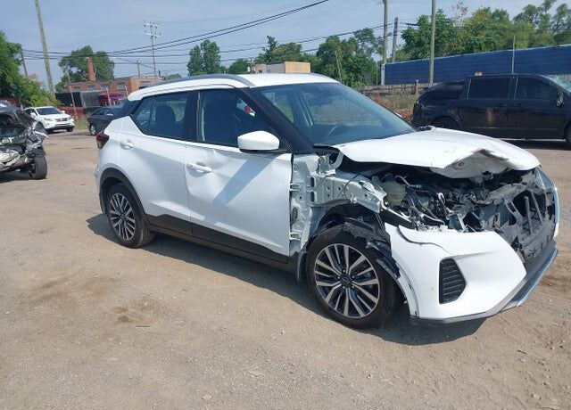 2024 NISSAN Kicks