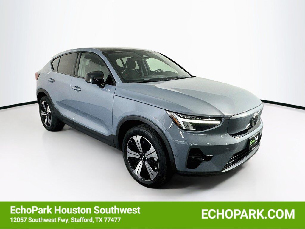 2023 VOLVO C40
