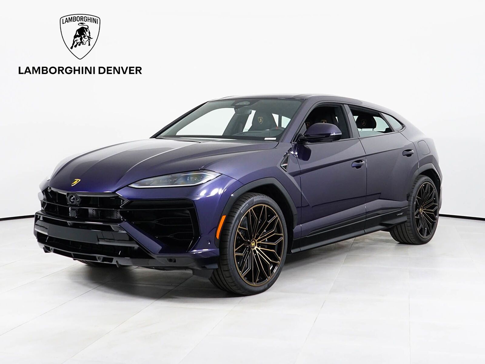 2026 LAMBORGHINI URUS