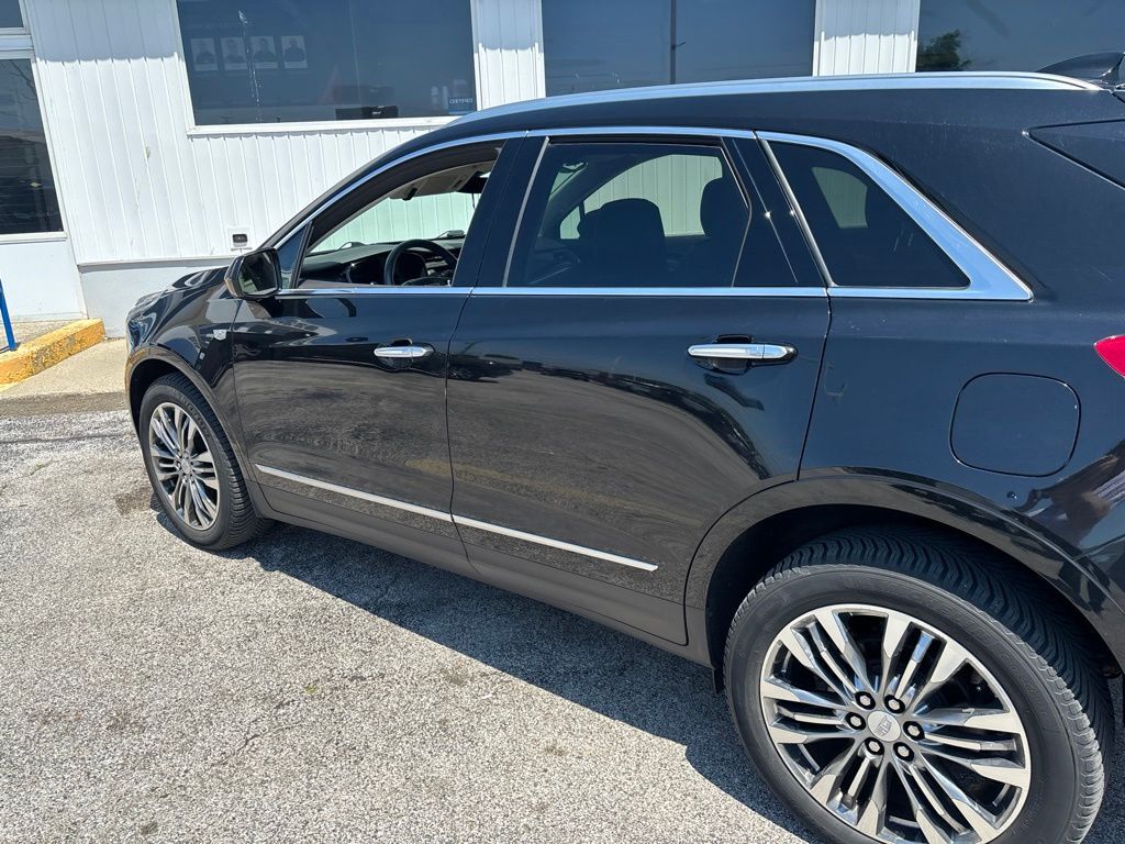 2017 CADILLAC XT5