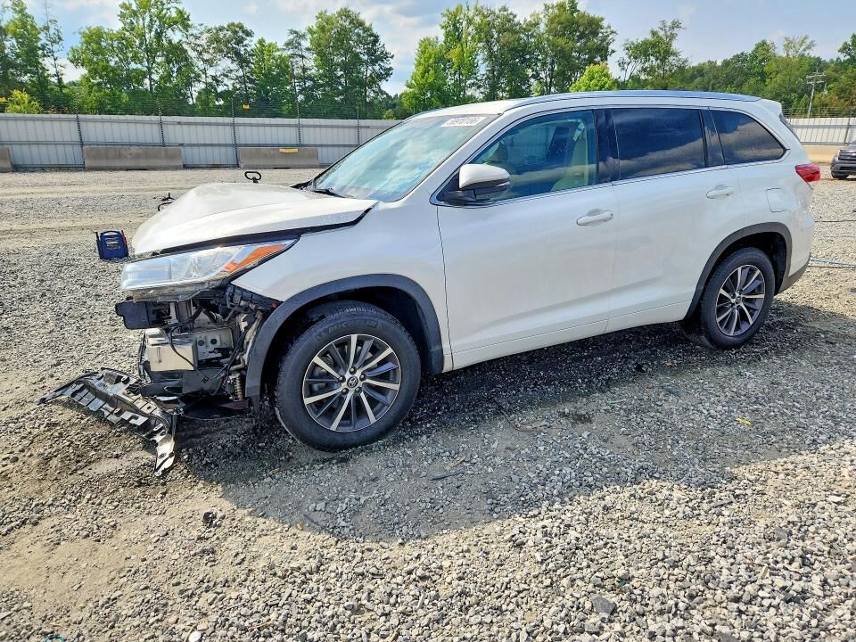 2018 TOYOTA Highlander
