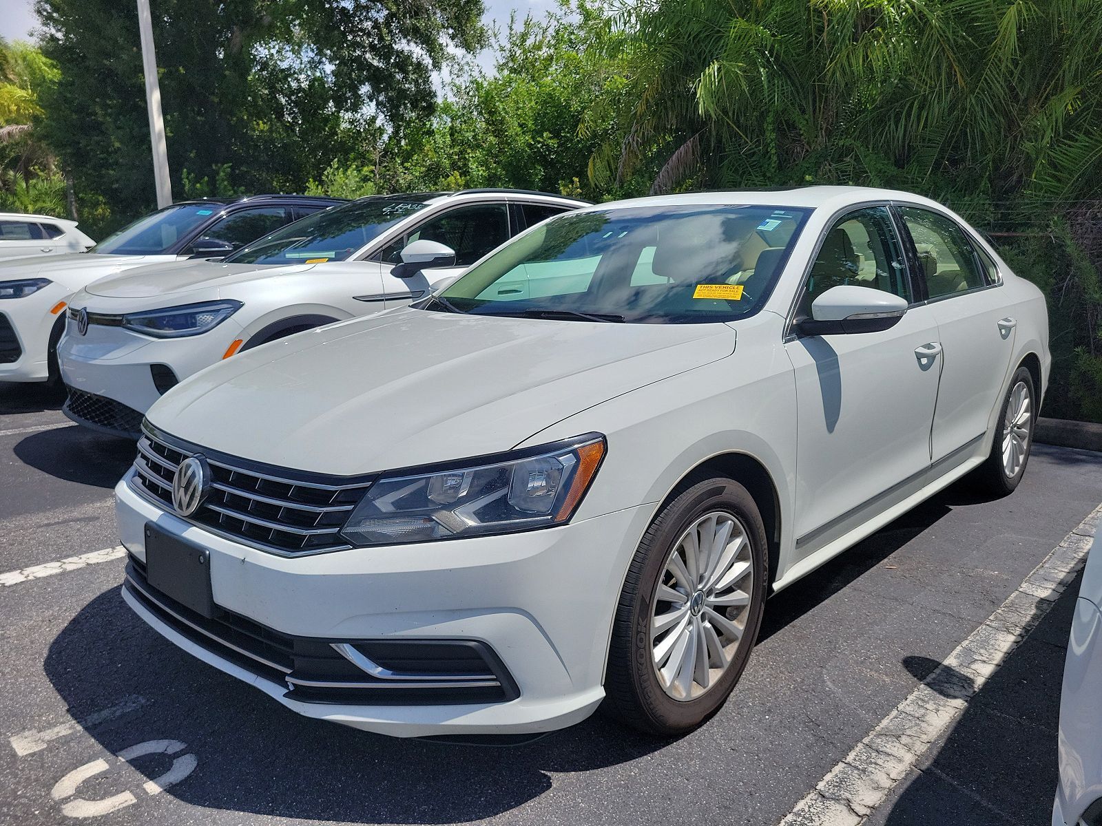 2017 VOLKSWAGEN Passat