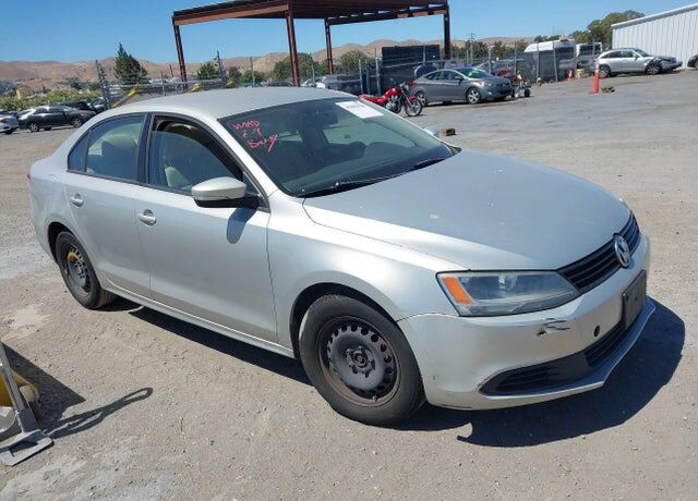 2011 VOLKSWAGEN Jetta