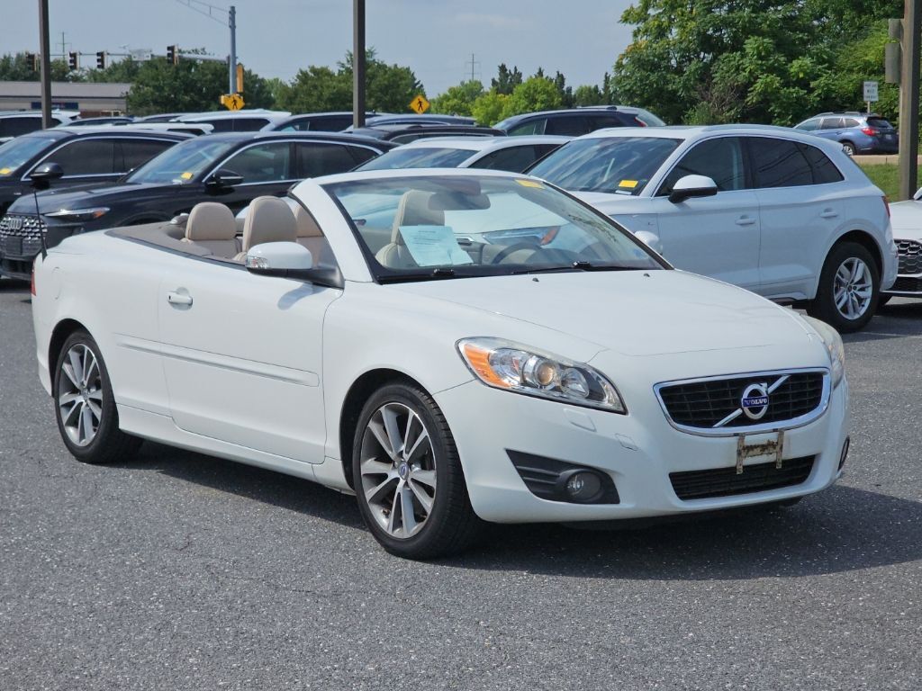2011 VOLVO C70