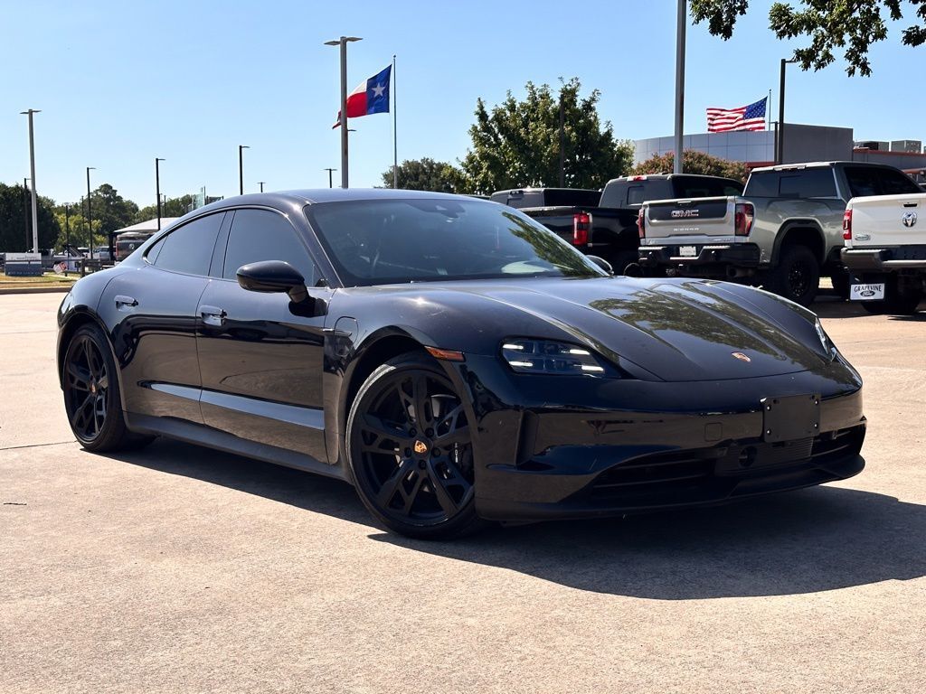 2025 PORSCHE Taycan