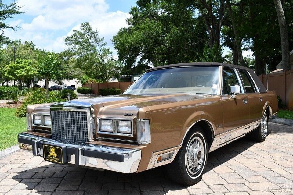 1986 LINCOLN Town Car