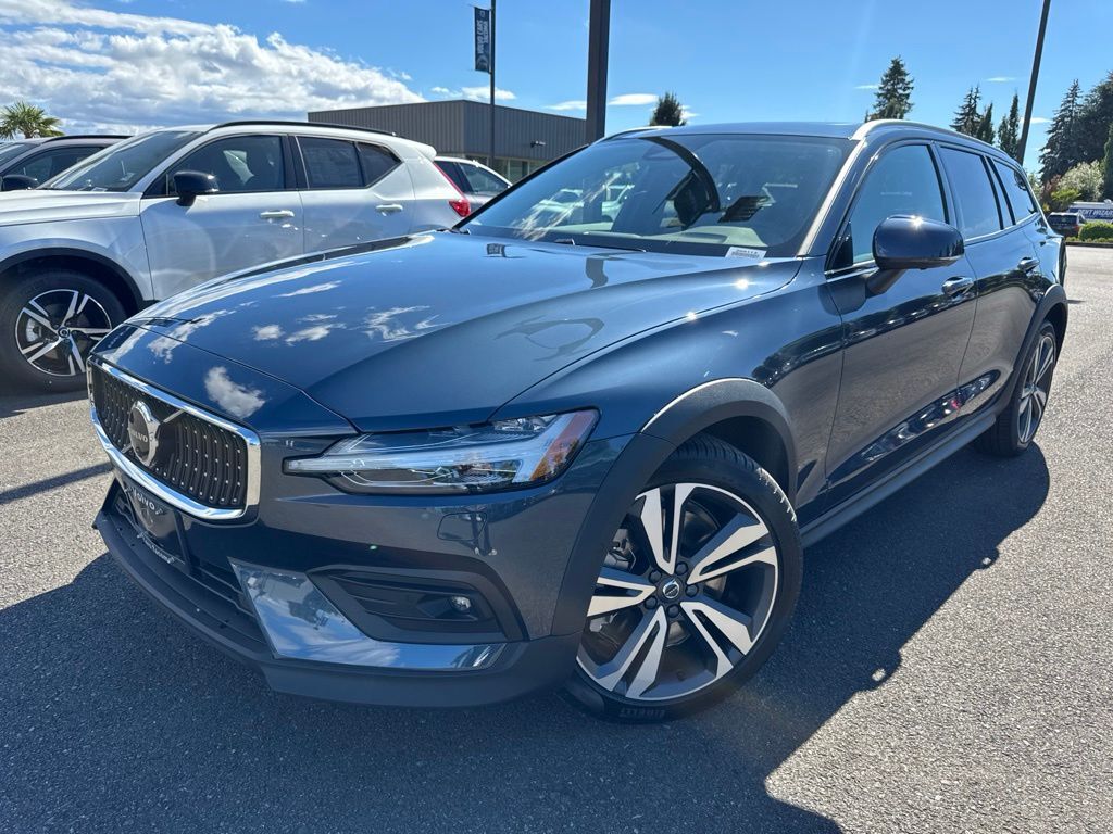 2026 VOLVO V60CC