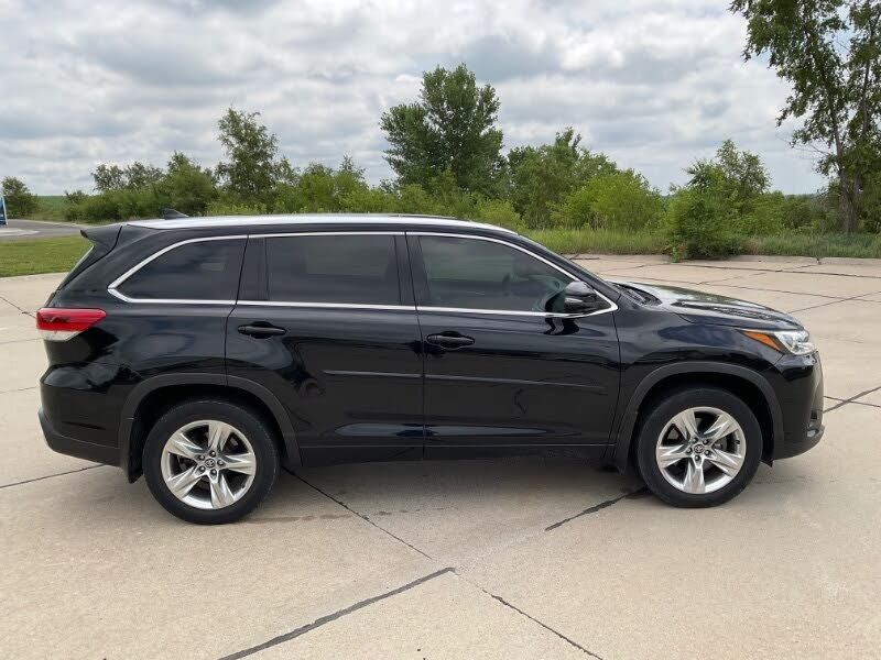 2019 TOYOTA Highlander