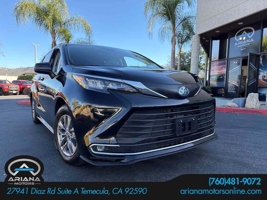 2024 TOYOTA Sienna