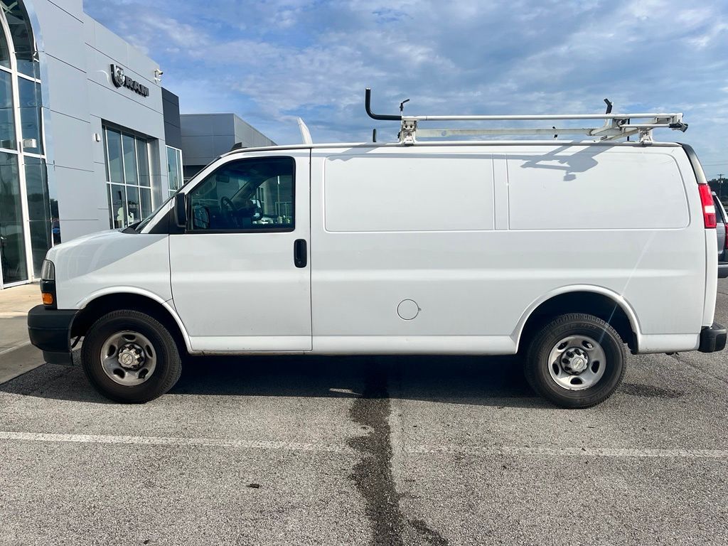 2021 CHEVROLET Express
