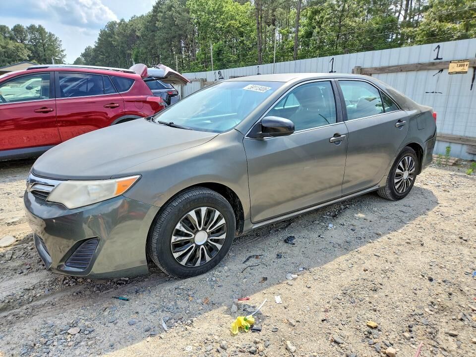 2013 TOYOTA Camry