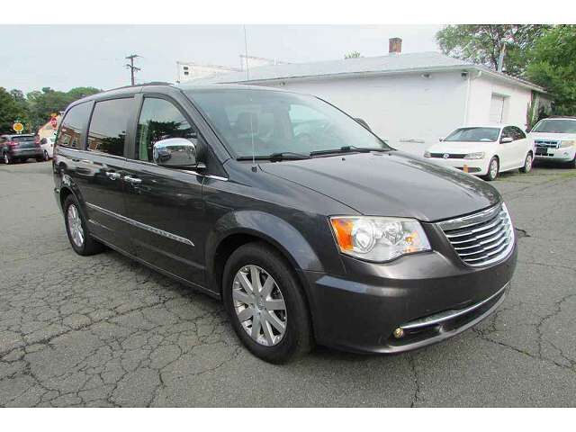 2015 CHRYSLER Town and Country