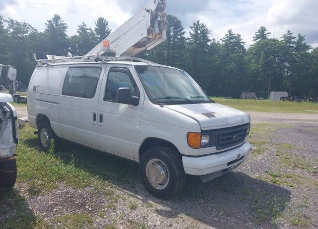 2005 FORD E-350