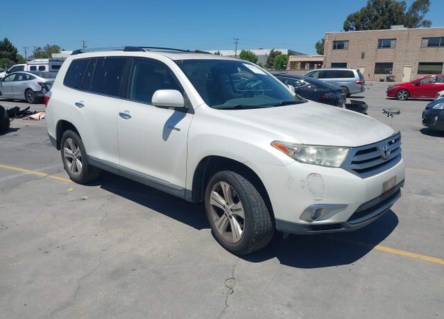 2013 TOYOTA Highlander