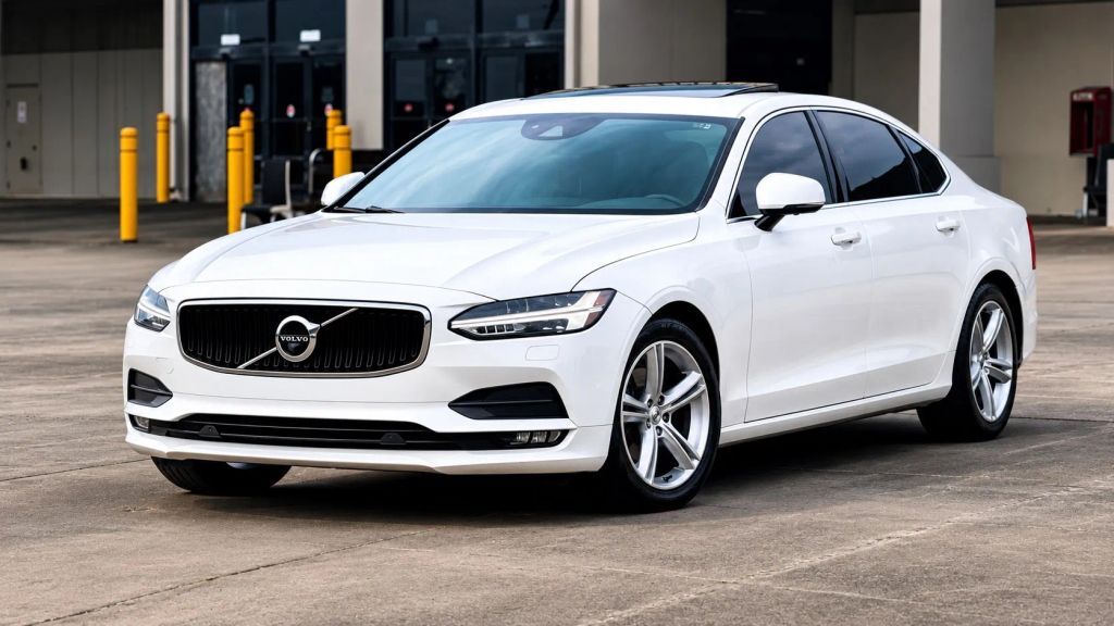 2018 VOLVO S90