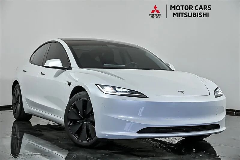 2024 TESLA Model 3