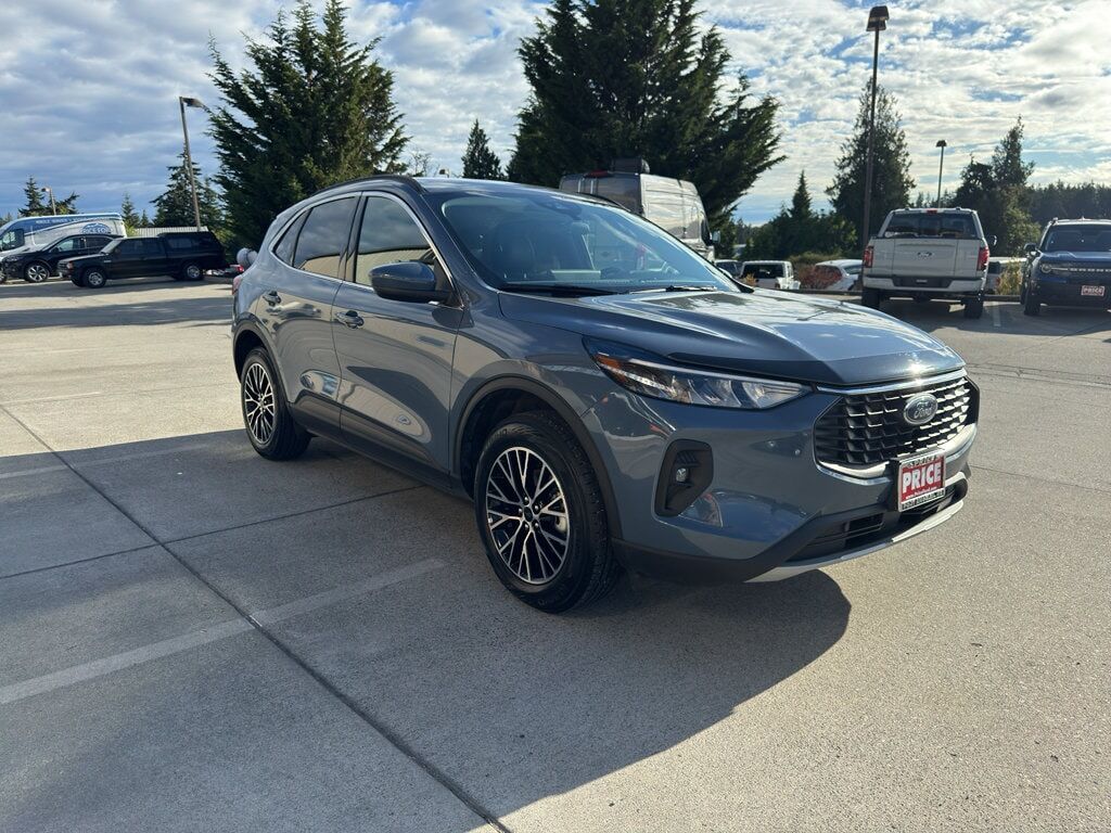 2025 FORD Escape