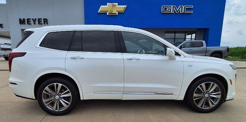 2021 CADILLAC XT6