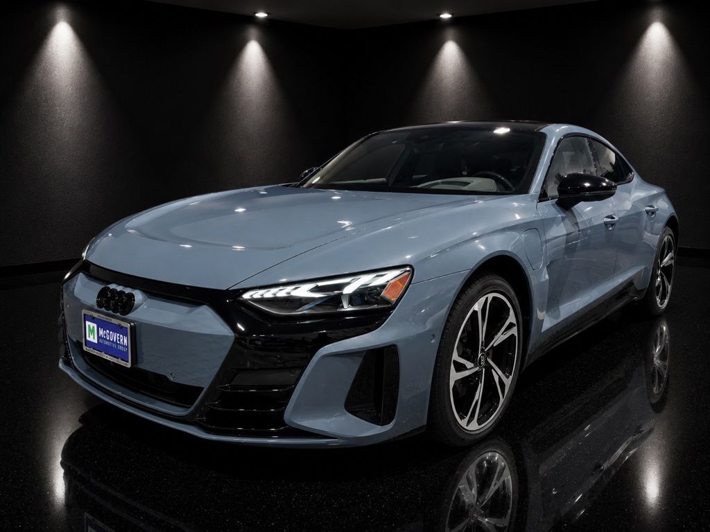 2022 AUDI e-tron
