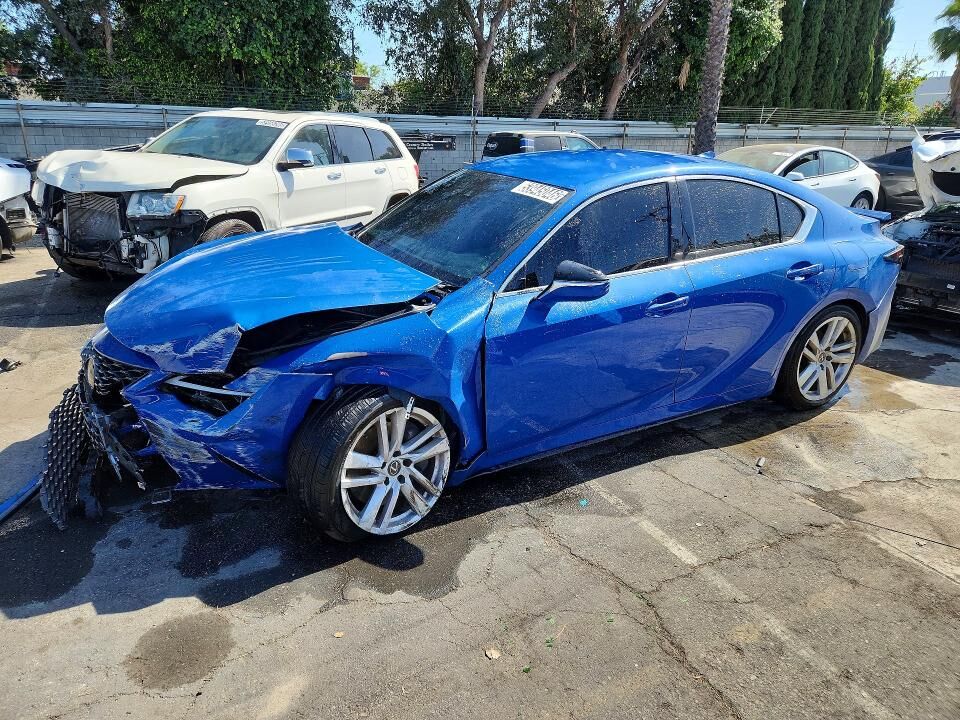 2021 LEXUS IS