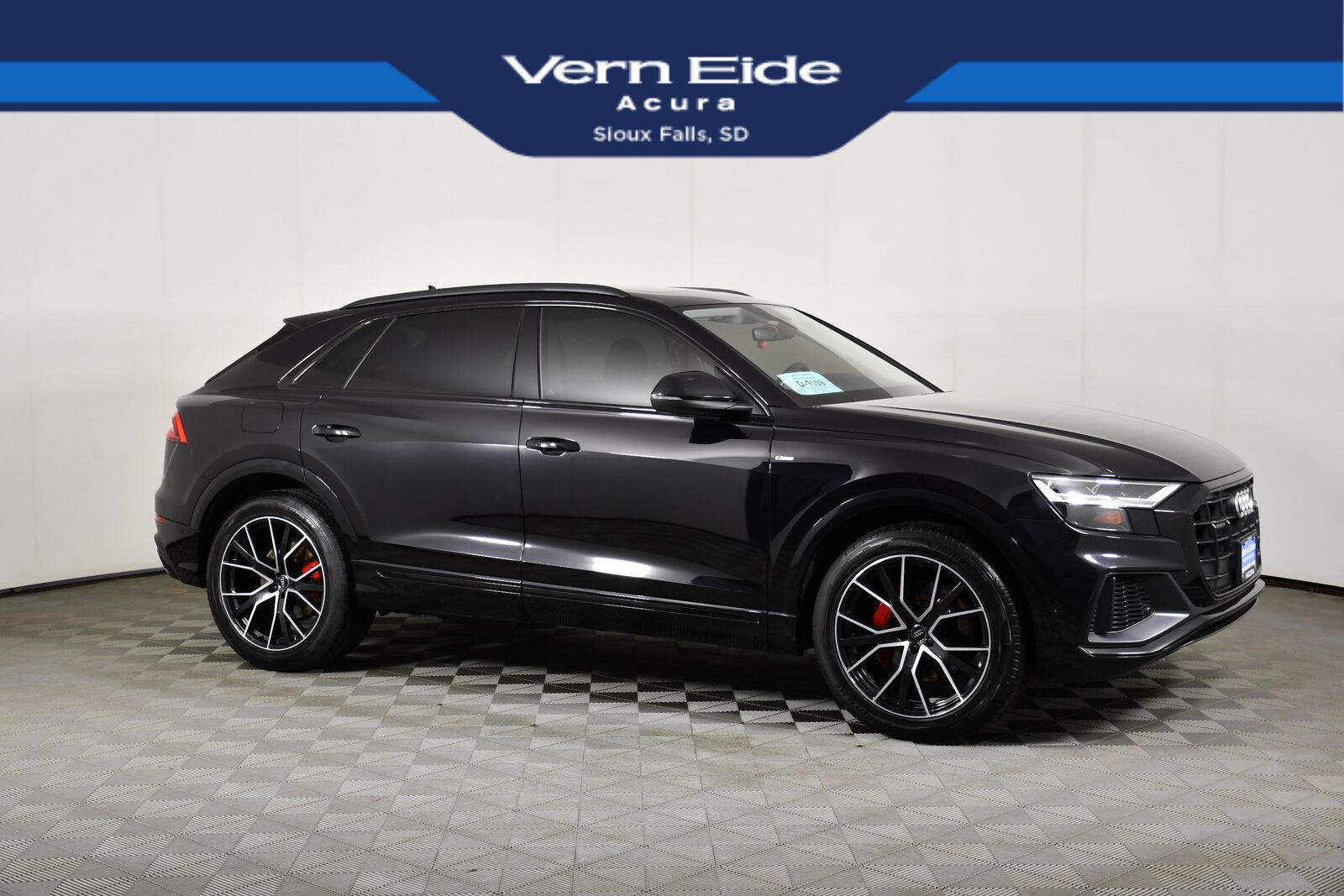 2020 AUDI Q8