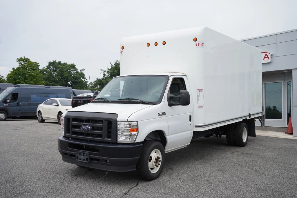 2024 FORD E-350