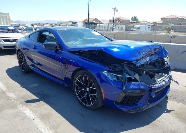 2023 BMW M8