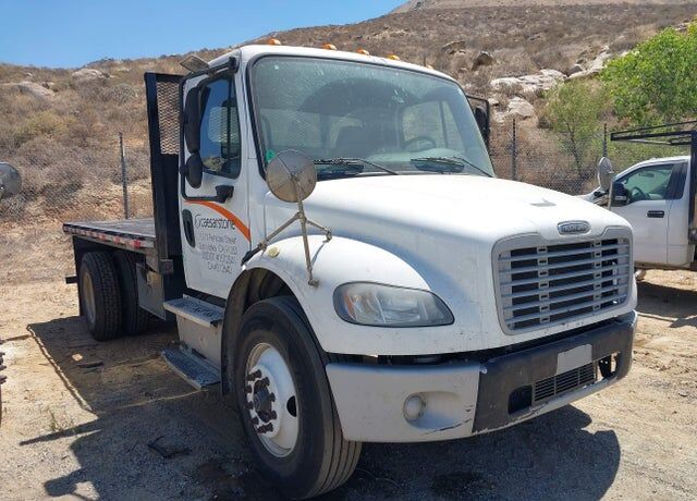 2016 FREIGHTLINER M2
