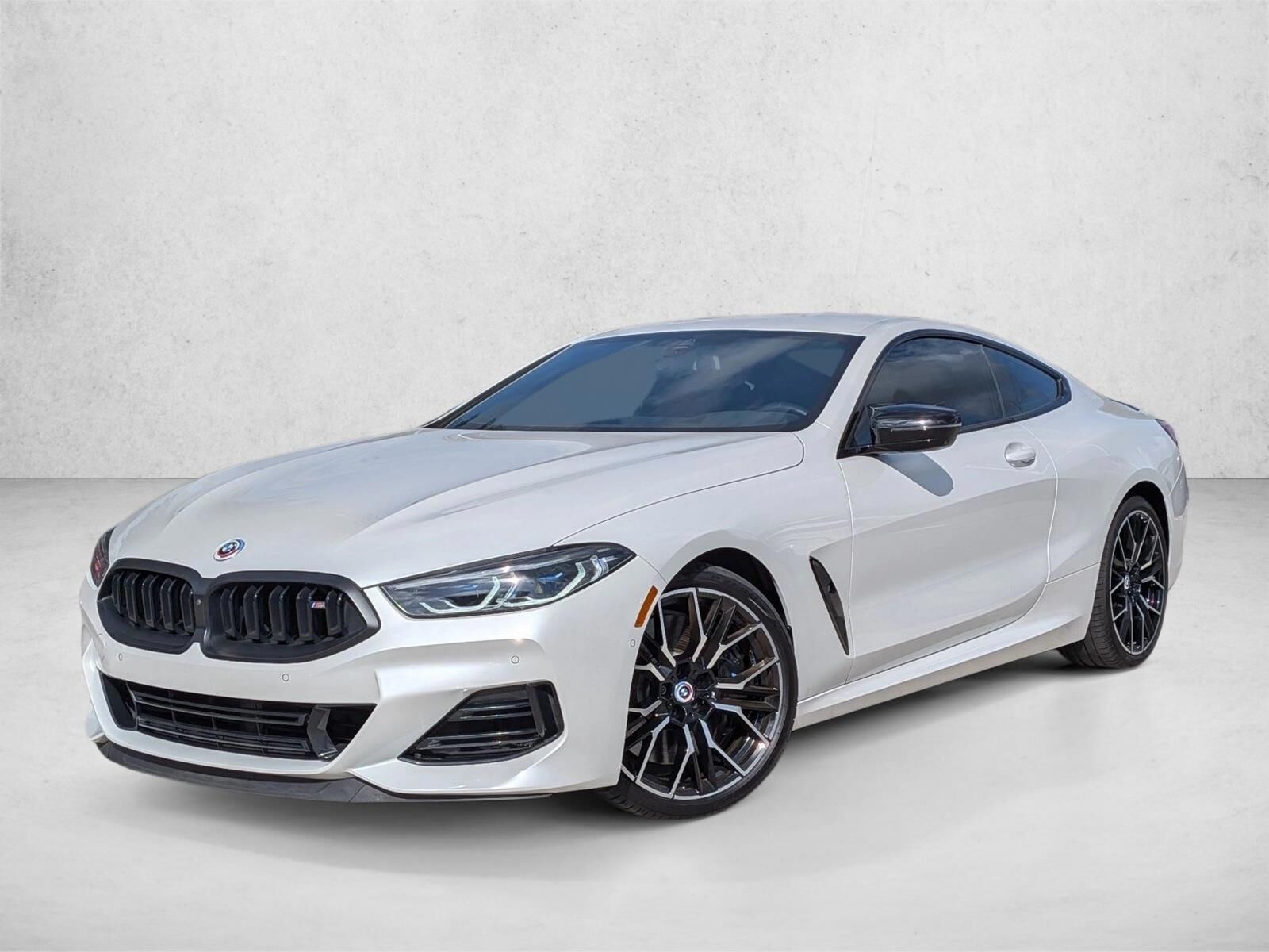 2023 BMW M8