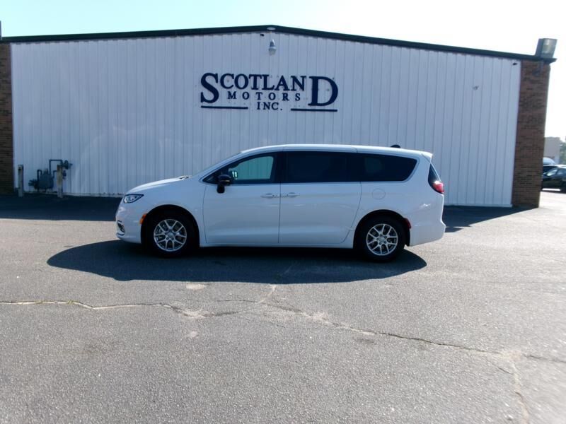 2025 CHRYSLER Pacifica