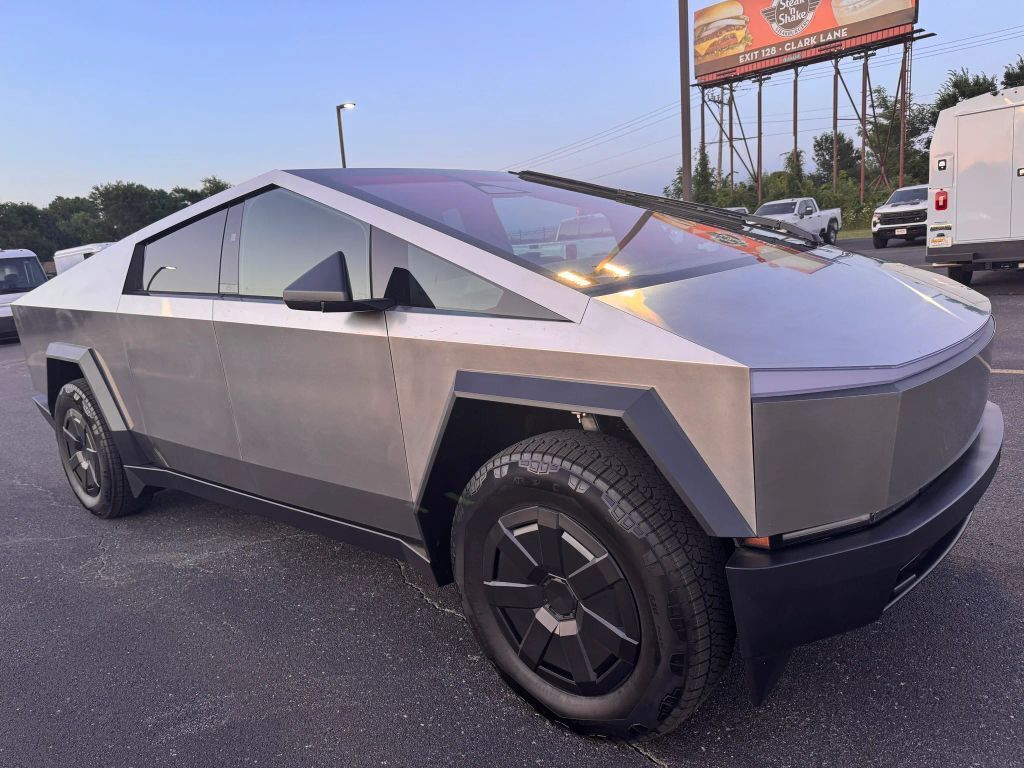 2026 TESLA Cybertruck