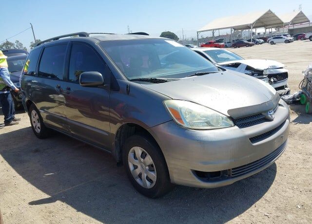 2004 TOYOTA Sienna