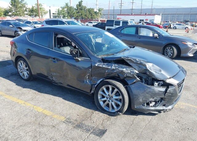 2015 MAZDA Mazda3