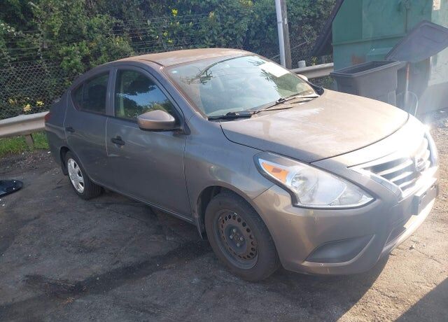 2016 NISSAN Versa