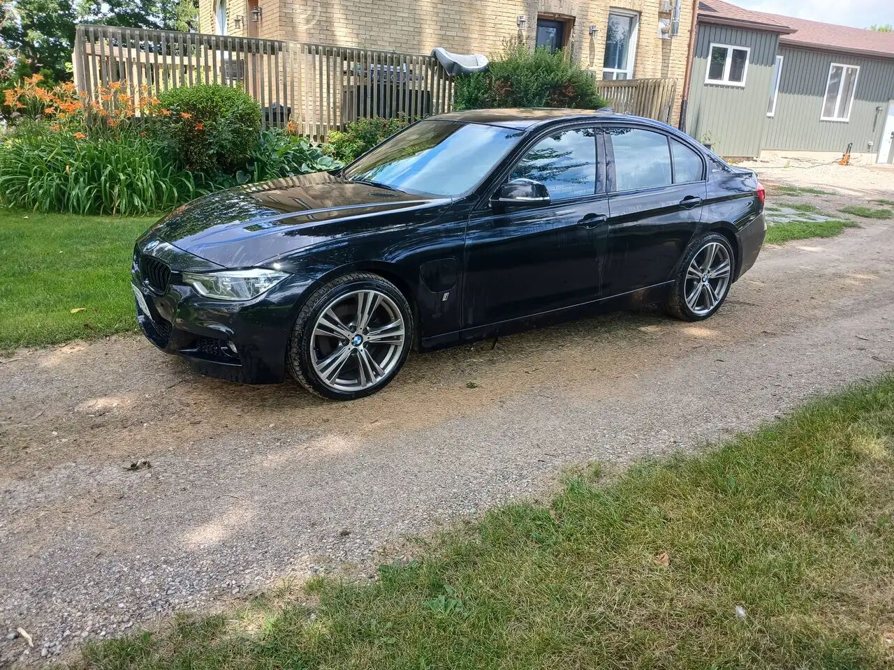 BMW 330e